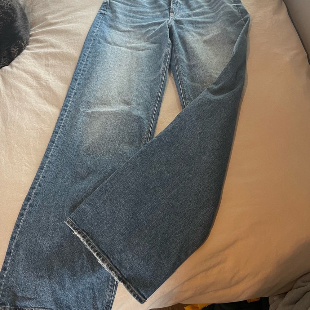 AE Strigid Curvy Super High-Waisted Baggy Straight Jean